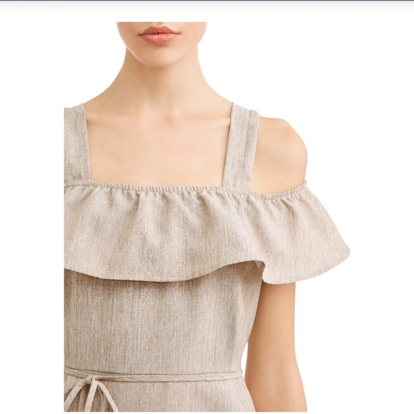 Love Sadie Women's Back Slit Maxi. (NOTE: Dress is in Blue) - Picture 9 of 9